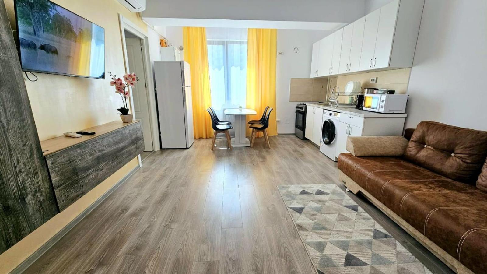 Evelyn Modern Apartment Near Palas Iasi Bagian luar foto